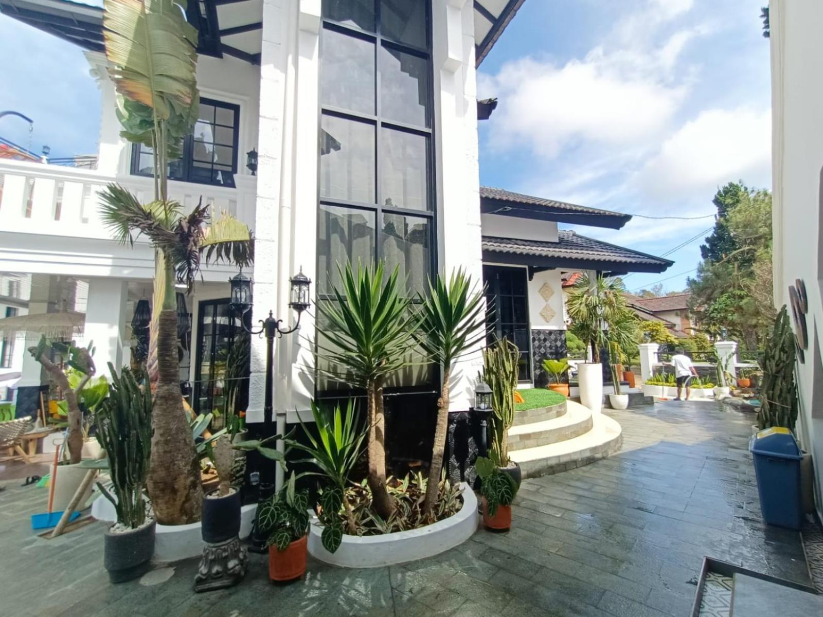 Villa Kota Bunga Malini 10 Cikundul Exterior foto