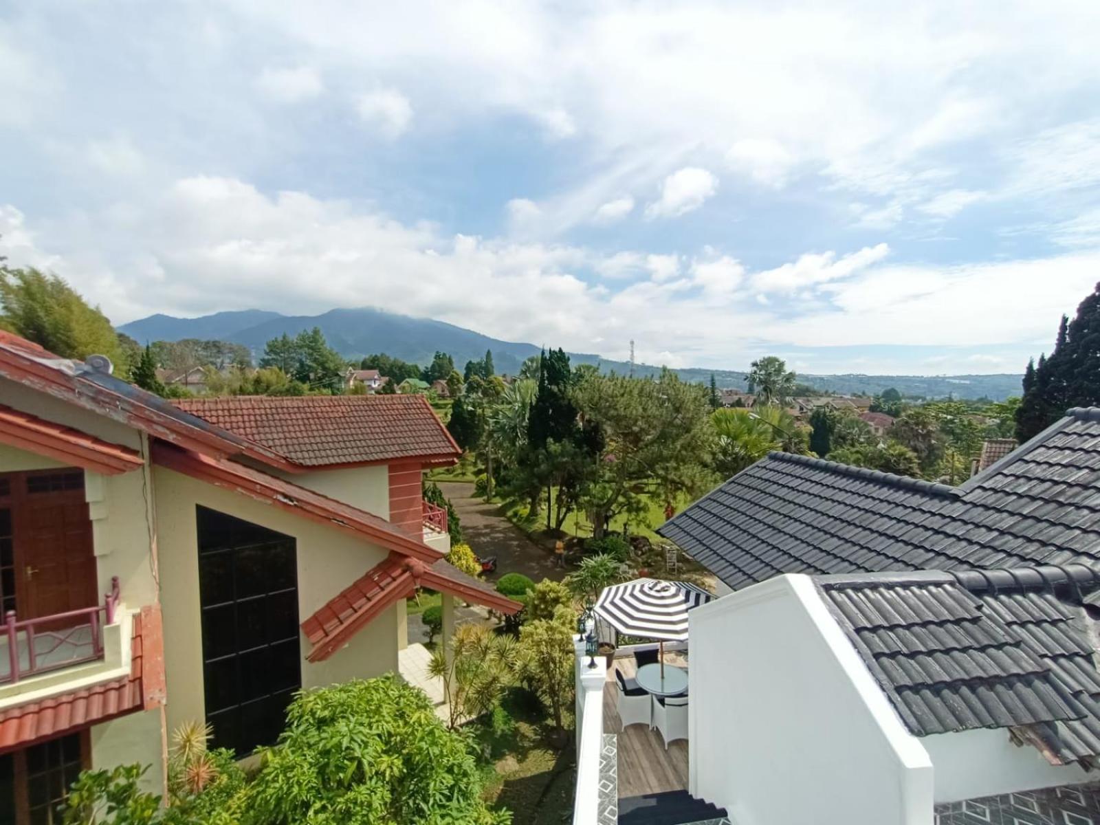 Villa Kota Bunga Malini 10 Cikundul Exterior foto