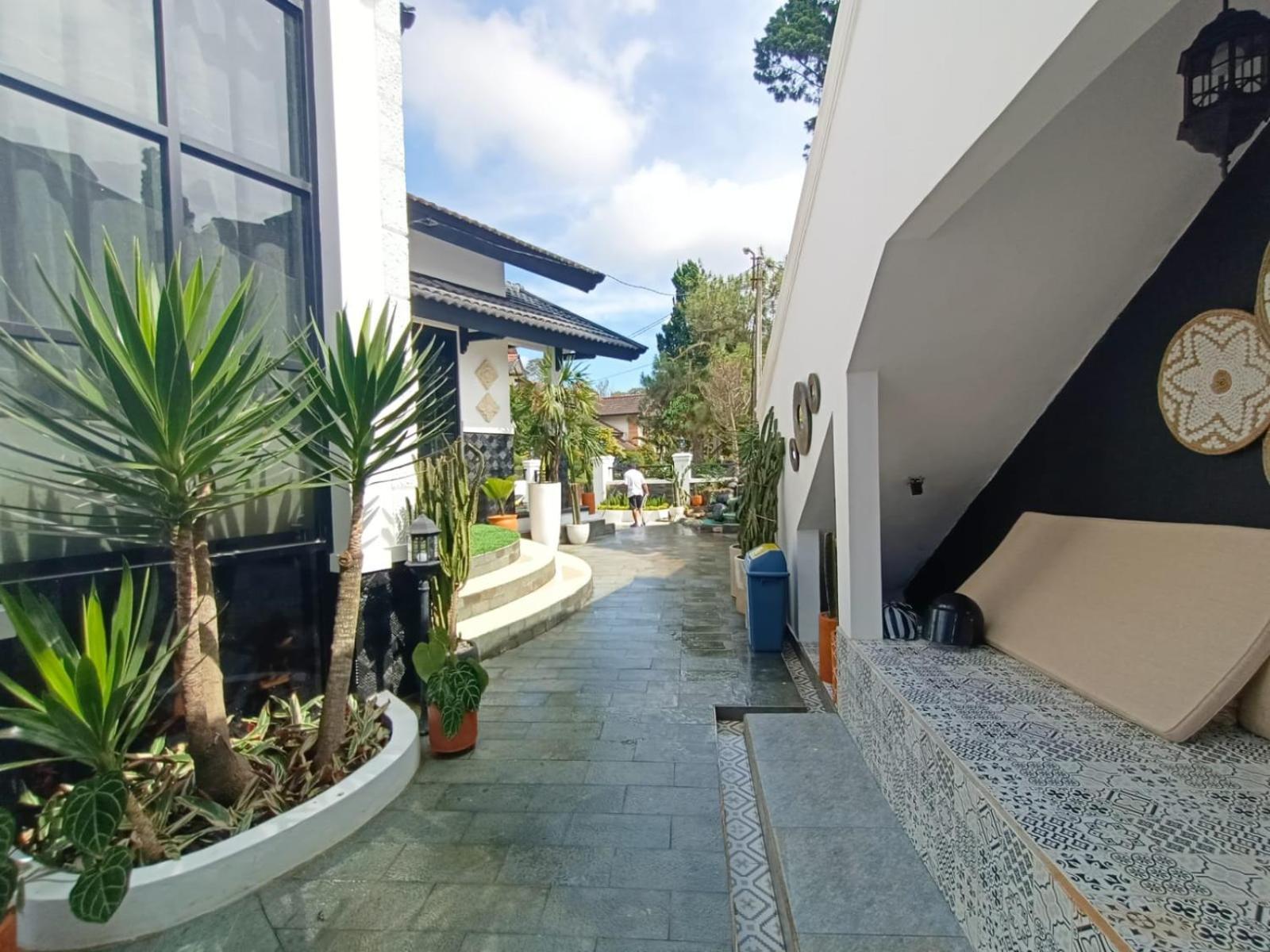 Villa Kota Bunga Malini 10 Cikundul Exterior foto